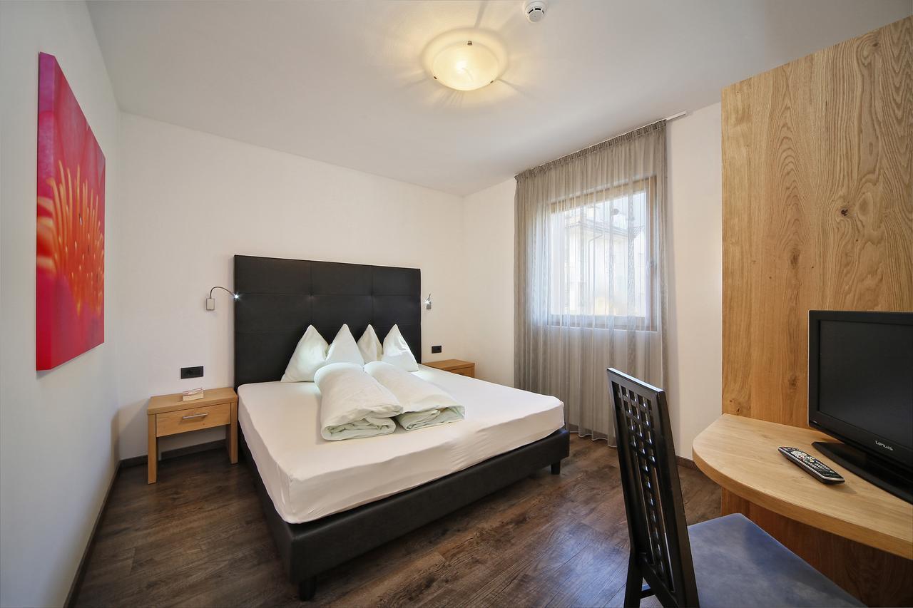 Appartement-Hotel Beatenhof Tirolo Exterior foto